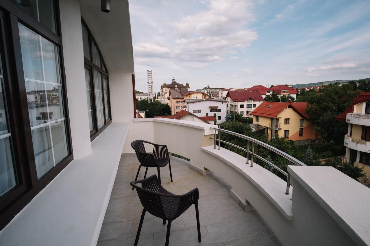 Norm Hill Hotel Cluj-Napoca Buitenkant foto