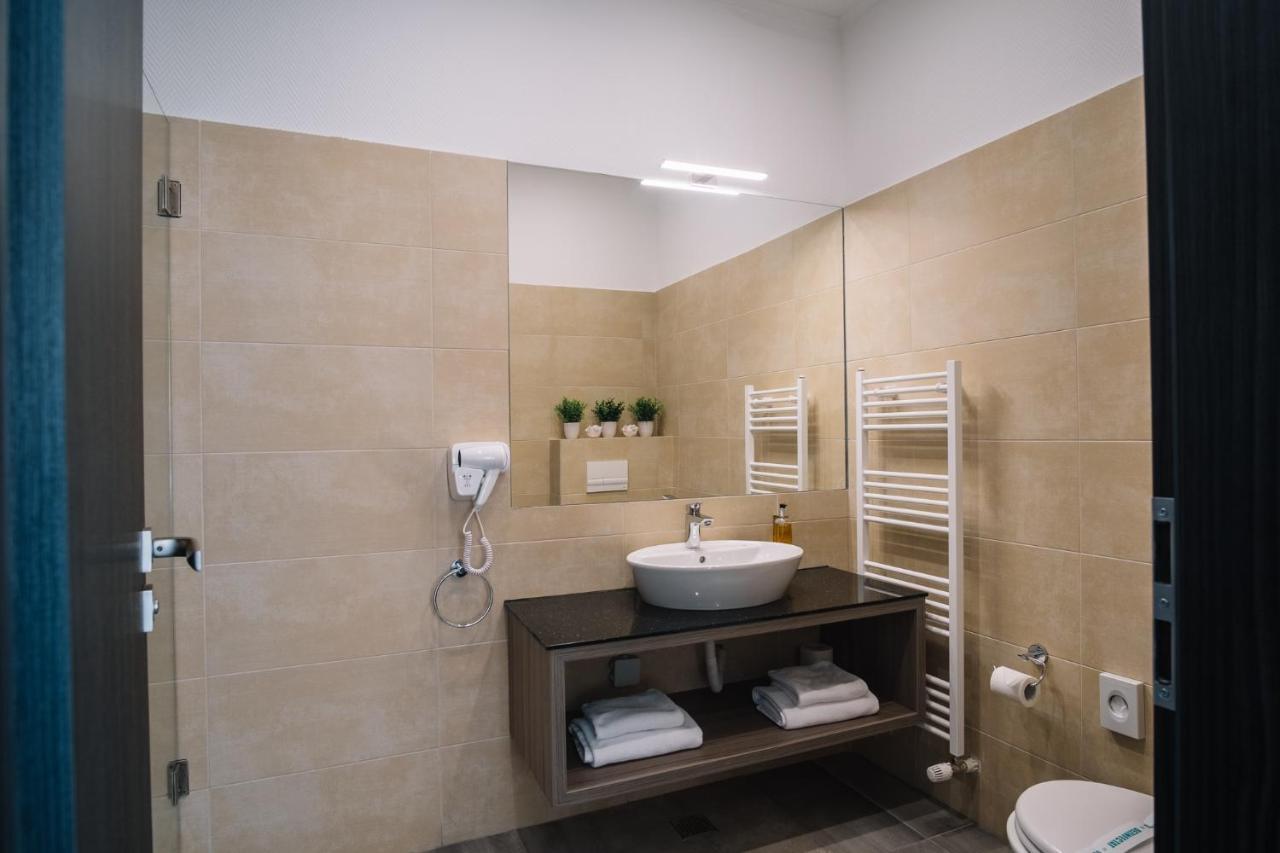 Norm Hill Hotel Cluj-Napoca Buitenkant foto